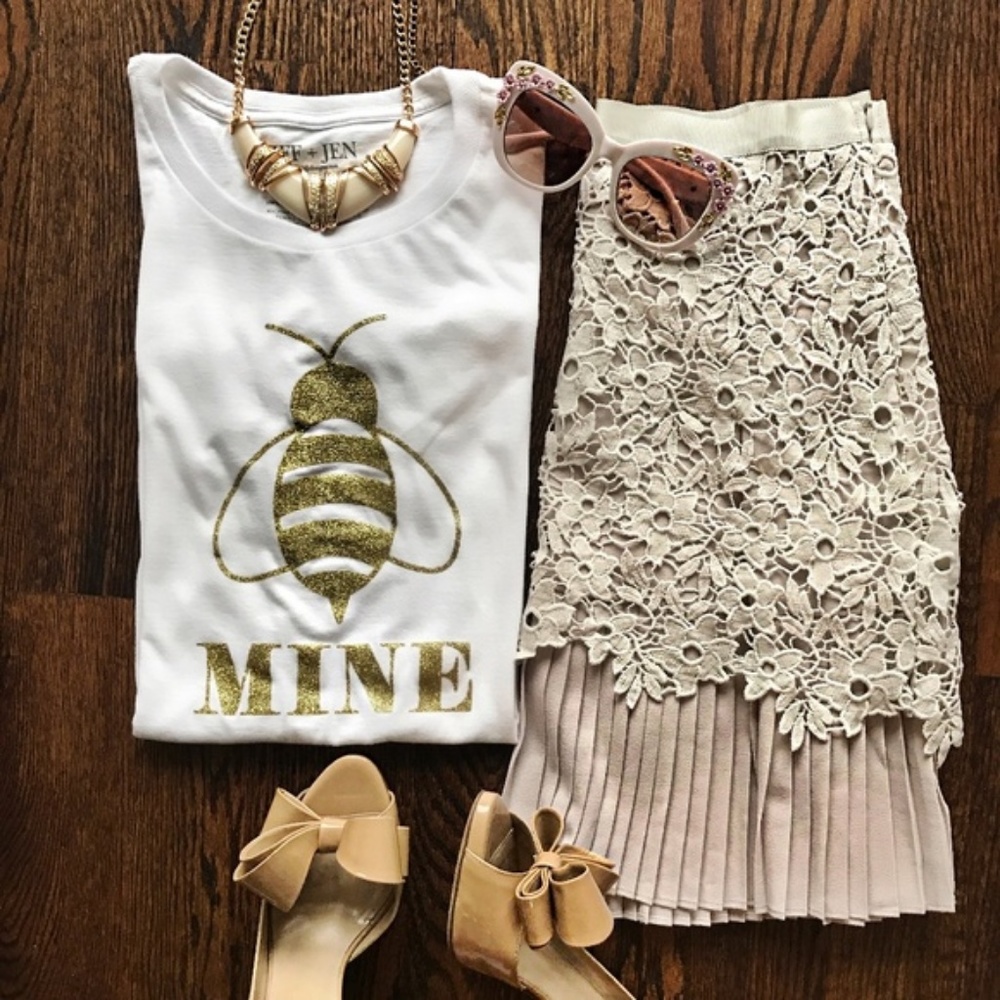 NWT Ivory Lace Pleated Skirt ‍♀️ - Picture 2 of 2